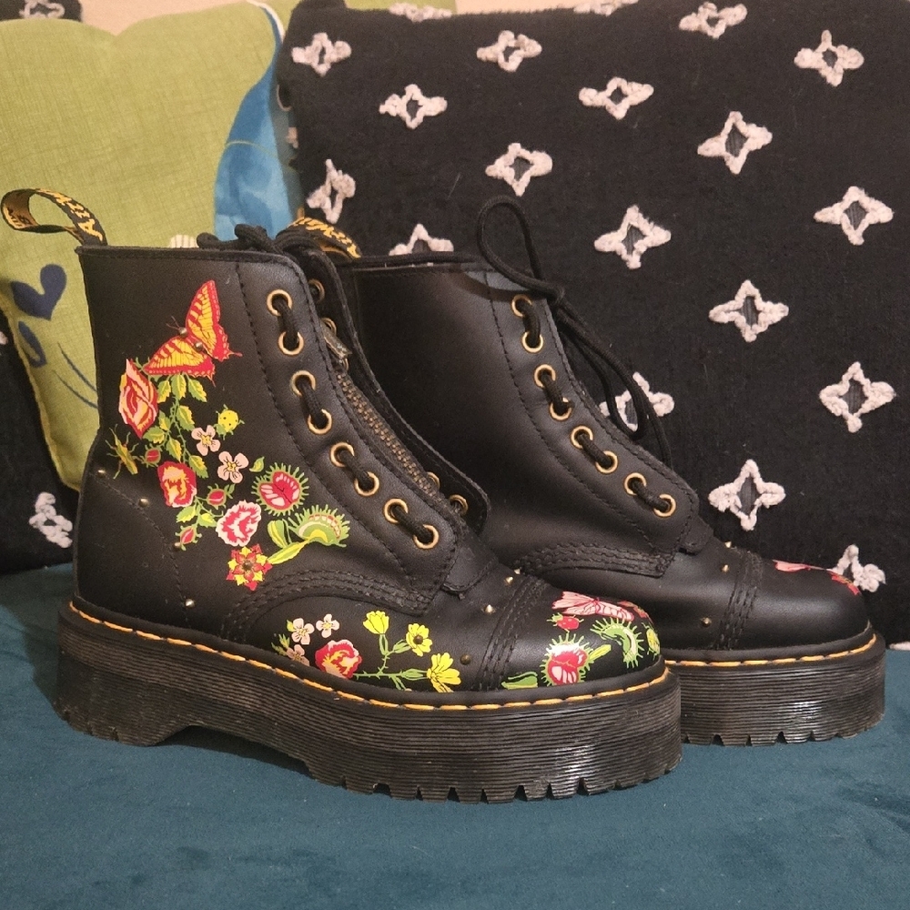 Sinclair Bloom Rare Dr. Martens